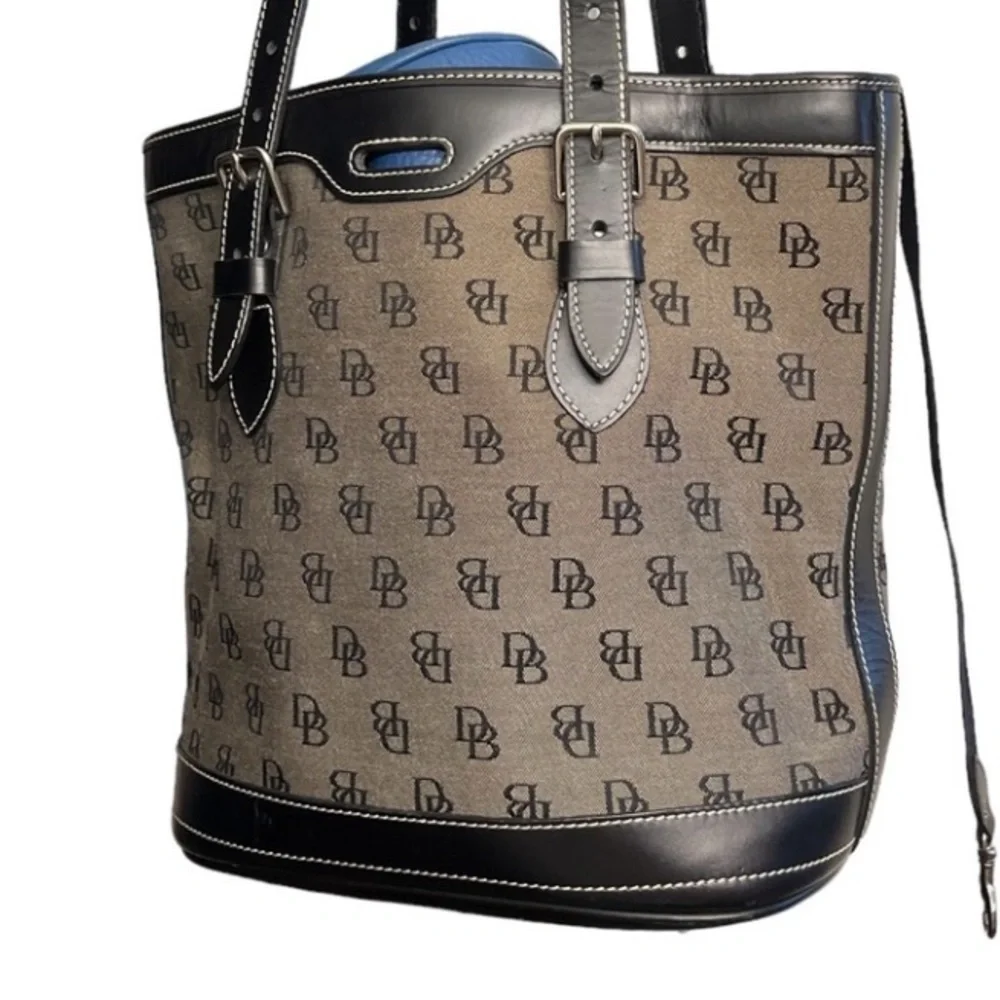 Dooney & Bourke monogram black & grey wallet wristlet